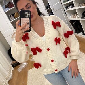 FETCHINGLY 3D BOWKNOT BUTTONED CHUNKY KNIT CARDIGAN IN RED